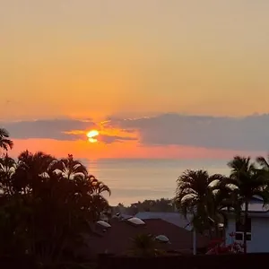 Komohana Hale Llc Kailua-Kona